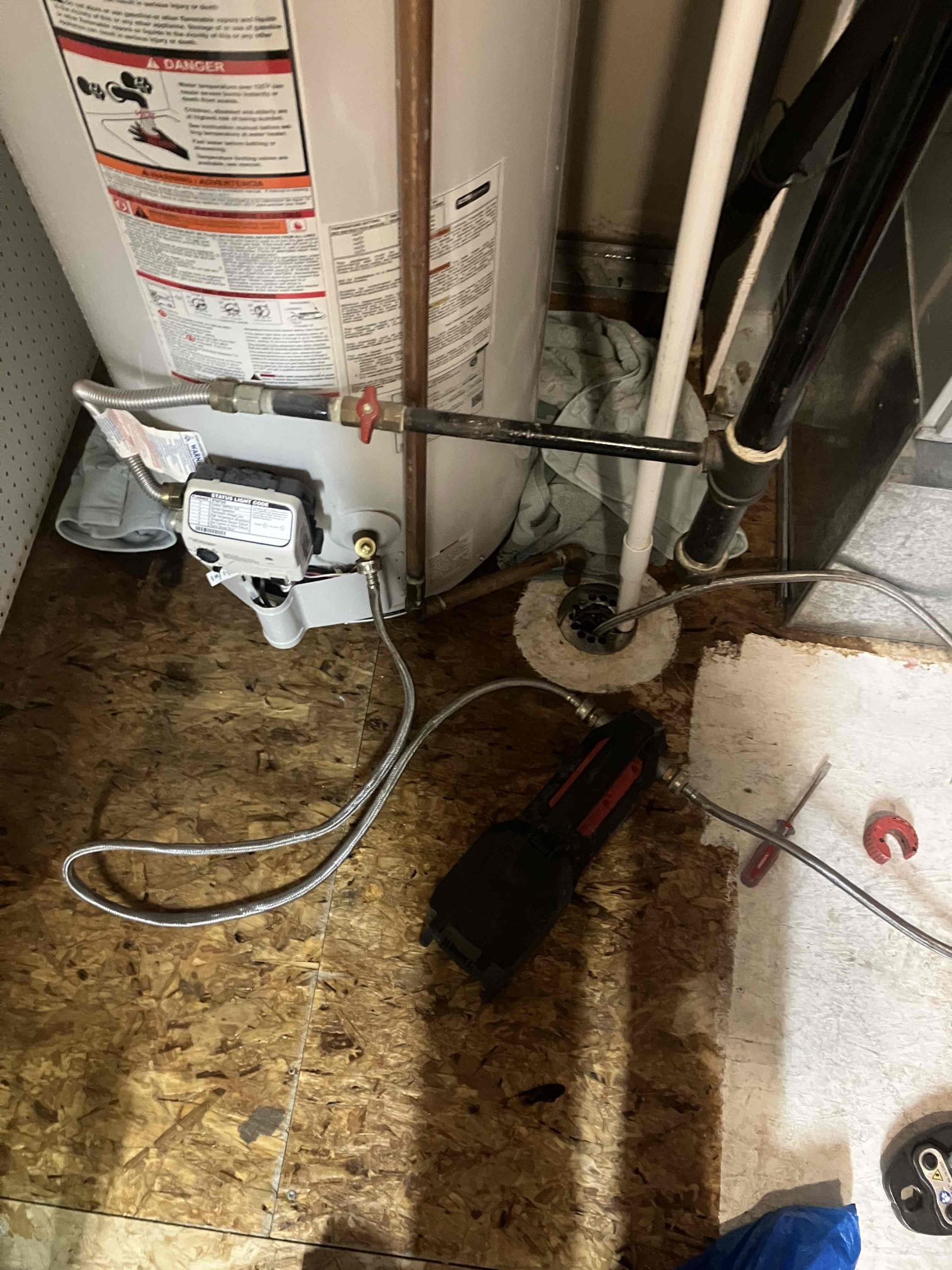 Luis Leiva, Peter Perkins