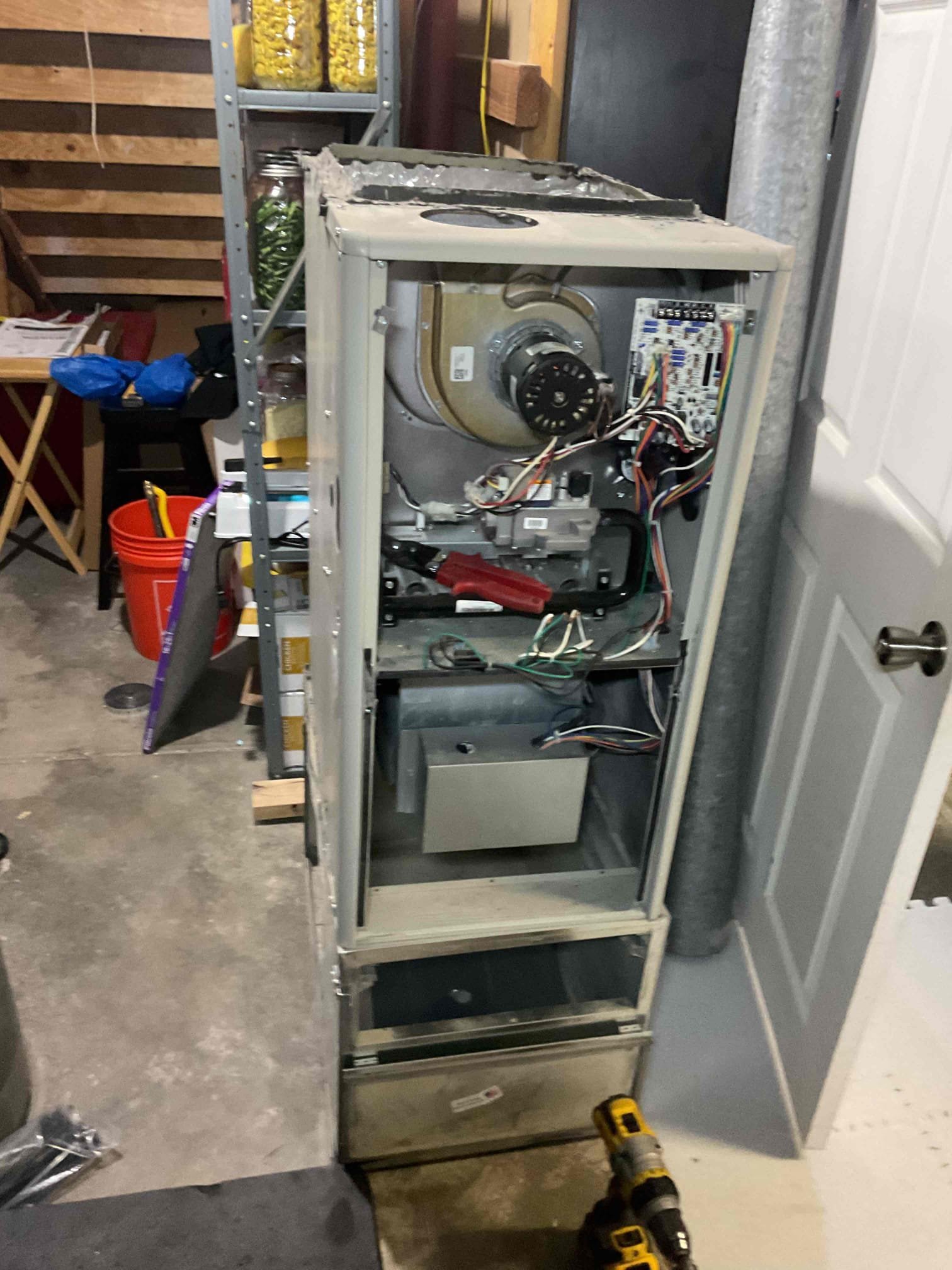 Desmond Marshall, Manny Lozano